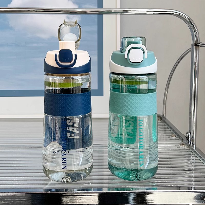 Plastic water cup for girls, high appearance level, large-capacity sports water bottle, high-temperature resistant, food-grade, portable, graduated cup Application Scenario