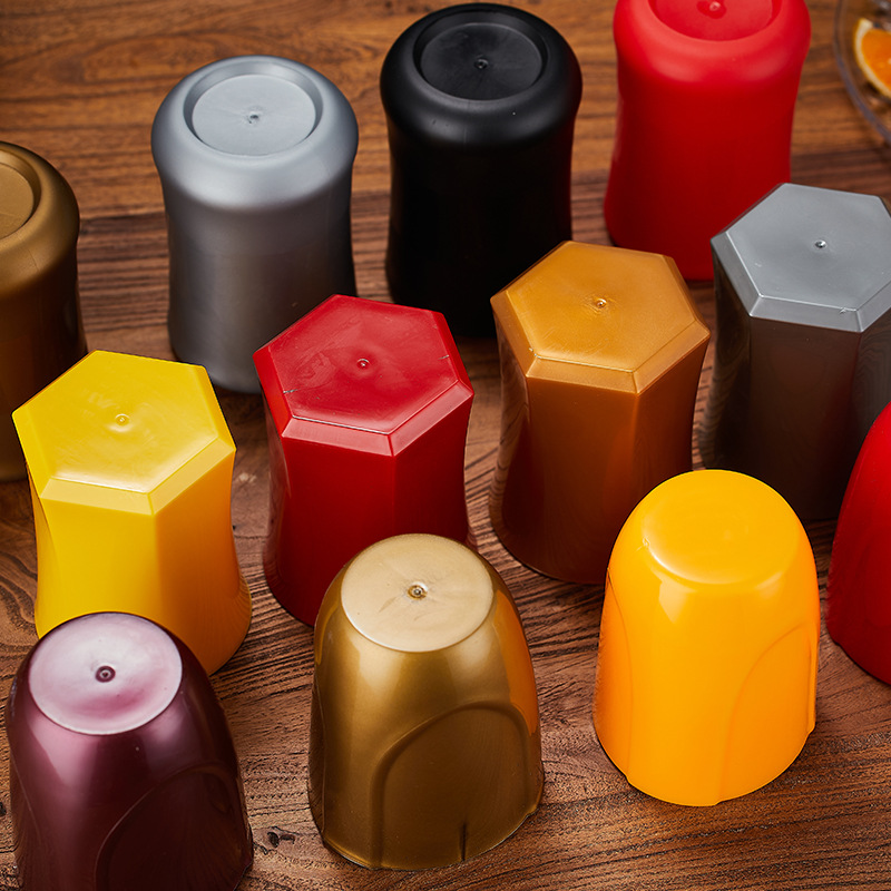 Creative KTV plastic straight tube hand-cranked color cup, Bar bullet dice dice cup set, night entertainment sieve cup Application Scenario