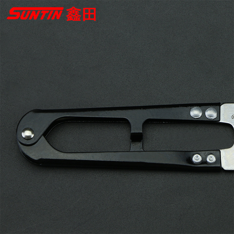 Xintian Spring Multi-purpose plastic-handled cross-stitch sewing tool U-shaped thread end small trimming scissors Item Picture