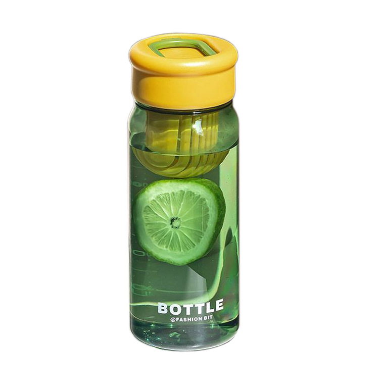Simple tea-making water cup, summer fashion, couple, student plastic cup, portable hand-held fruit tea cup with filter, portable cup Item Picture