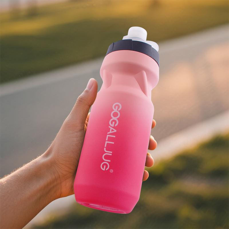 Customized 610ML portable sports water cup, outdoor cycling bicycle squeeze water bottle, PP5 plastic cycling water bottle Application Scenario