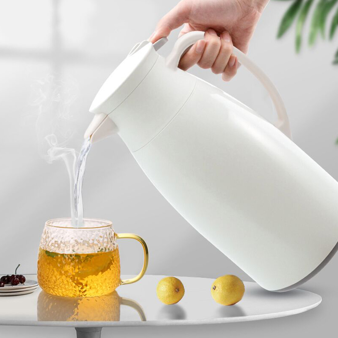 Wholesale thermos flasks, household thermos flasks, household hot water kettles, small thermos flasks, student dormitories full figure