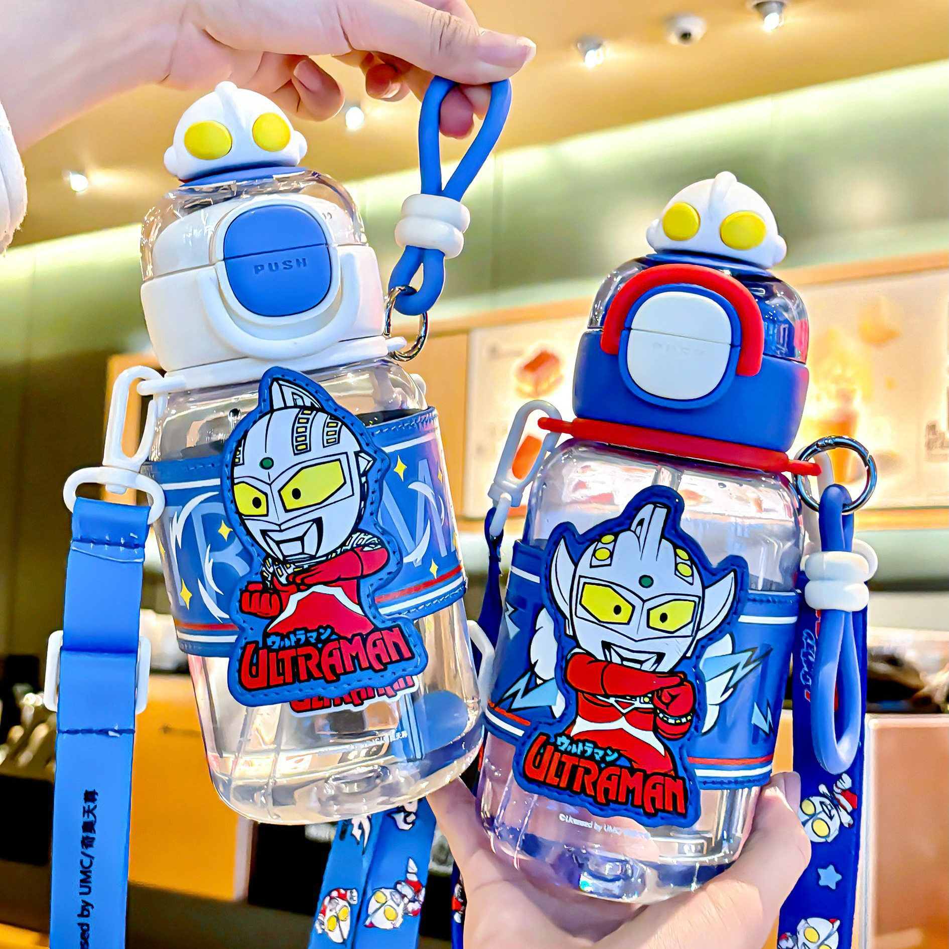 Ultraman official children's water cup, large-capacity straw cup for boys, convenient handle, cartoon double-drinking plastic cup Application Scenario