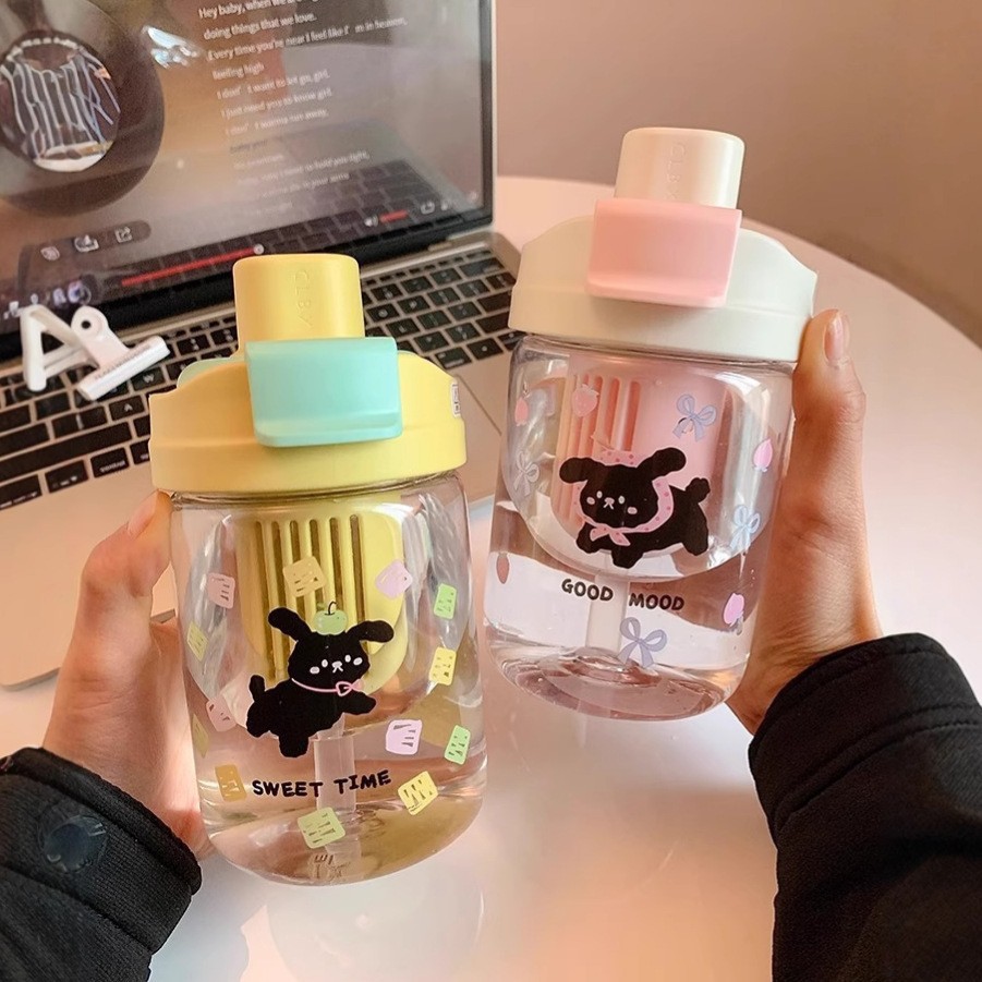 Girls' double-drinking plastic cup, cartoon cute straw cup, portable high appearance level student water cup, rotating straw mouth water cup Specification drawing