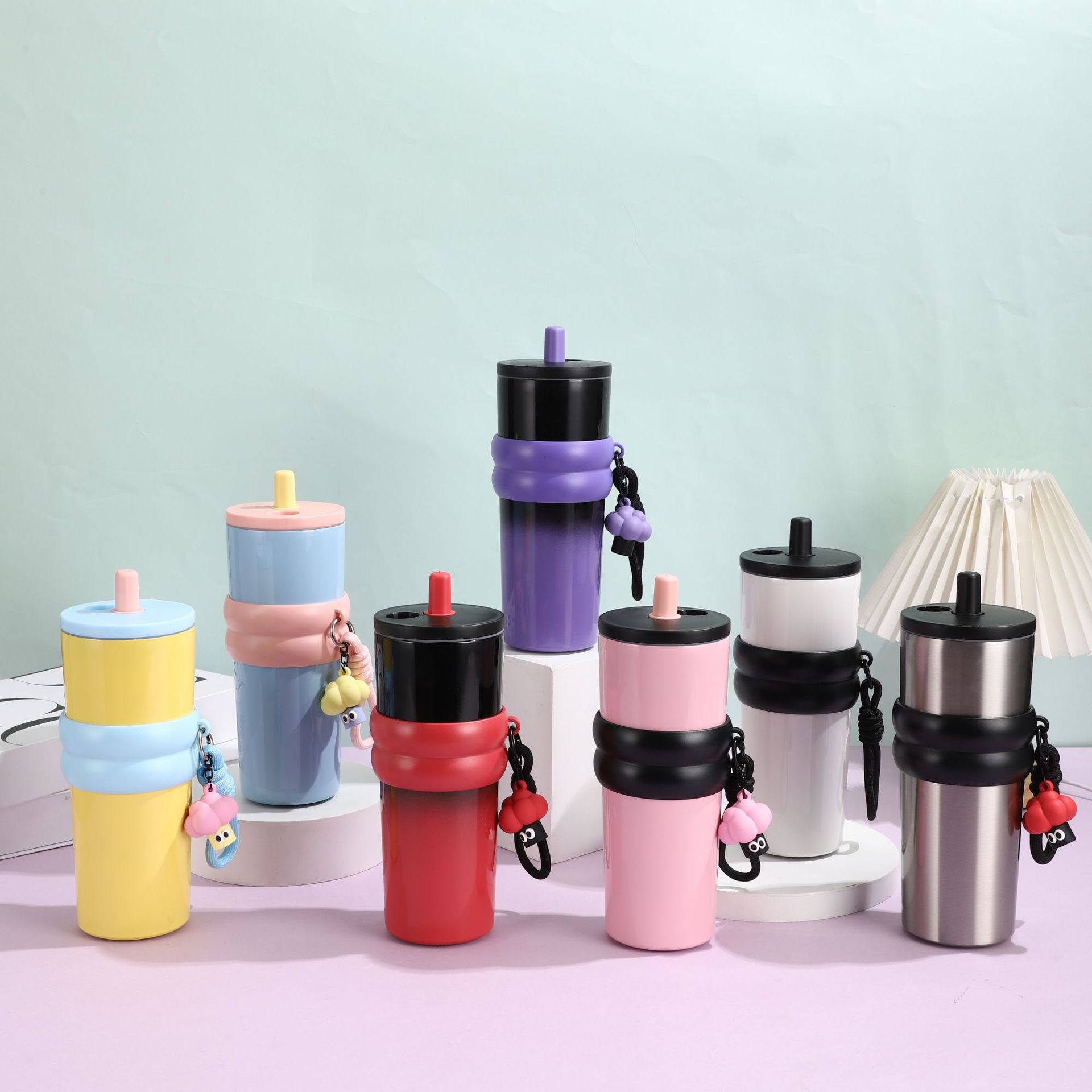 The Aurora Ice King Cup, with a high appearance level, is a large-capacity 316 stainless steel insulated cup that can be carried outdoors with a handle full figure