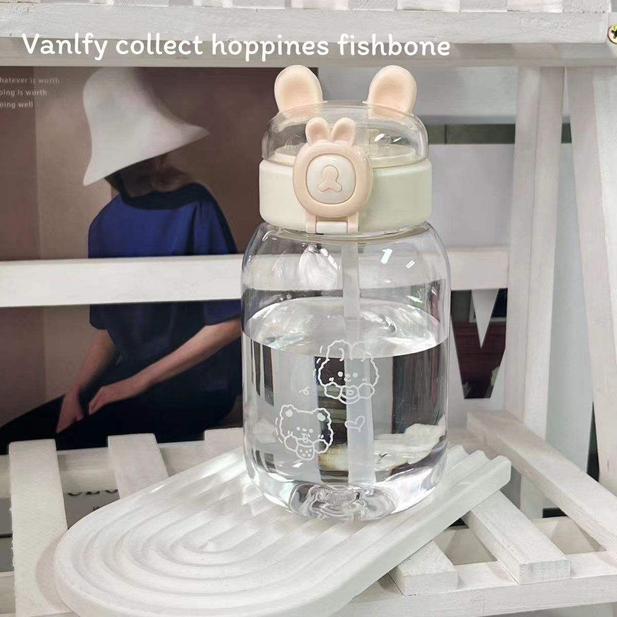 Cute bear head lid, rabbit milk, plastic cup, large-capacity portable, girlish straw cup, anti-drop cartoon water cup Application Scenario