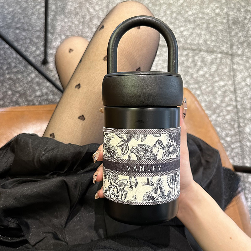 Stainless steel insulated cup, ins women's simple, niche and high-end direct drinking cup, 2024 new model water cup, high appearance level Application Scenario
