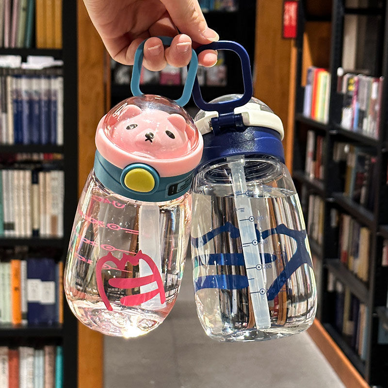 Summer Korean version cute children's water cup, popular cartoon kindergarten straw cup, simple and portable anti-drop water bottle for students full figure