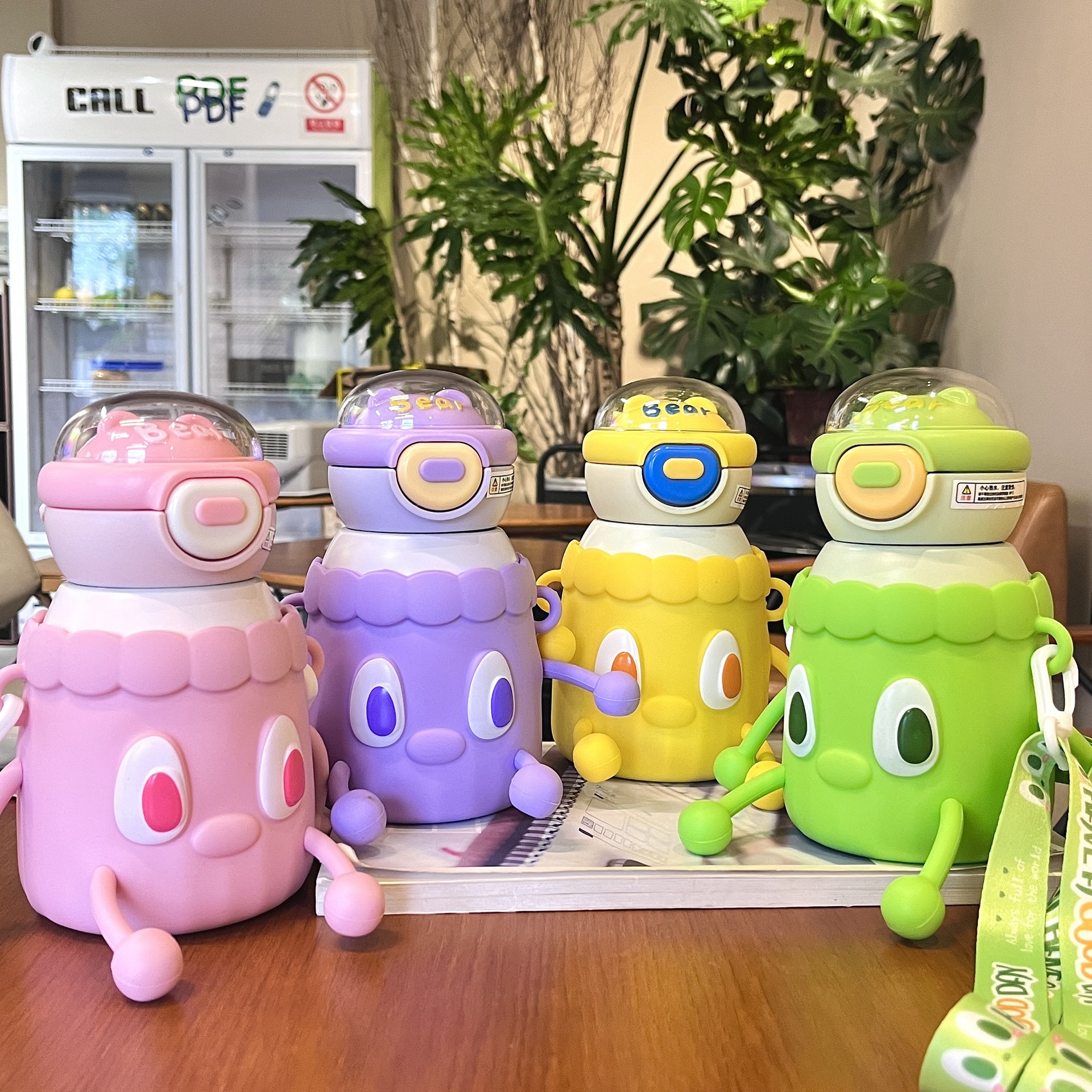 316 stainless steel insulated cups for boys and girls, portable cartoon water bottles, children's straw water cups, lightweight full figure