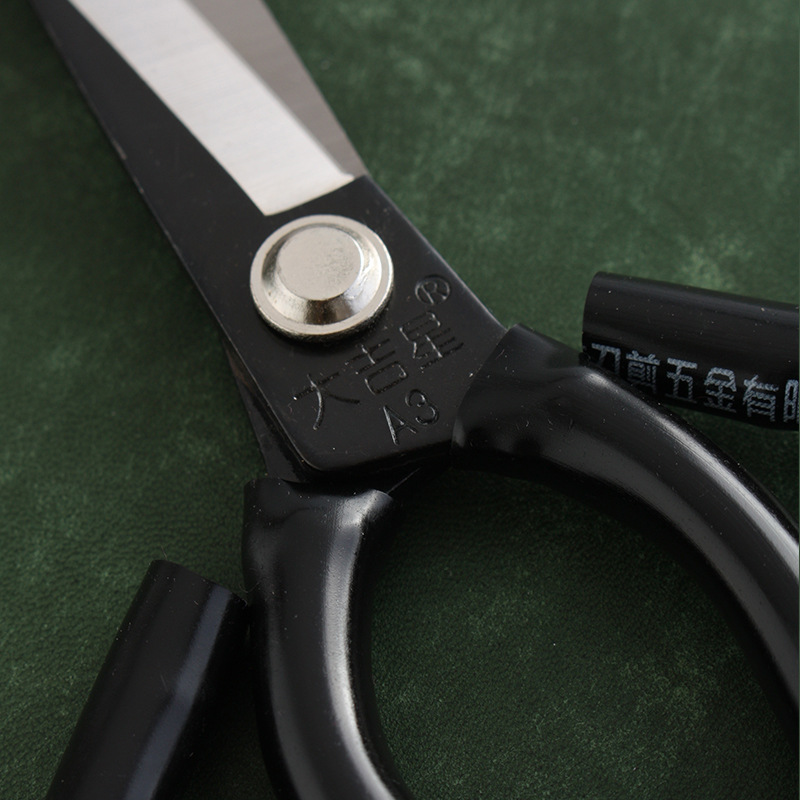 Leather scissors, household cutting paper scissors, civilian scissors, industrial scissors, round-head scissors Application Scenario