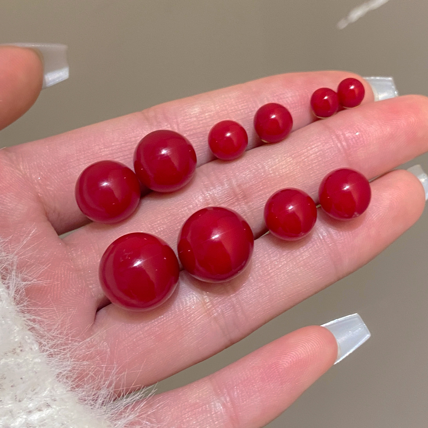 Retro Hong Kong-style red stud earrings for women, New Year's charm earrings, fashionable commuting Ankela red cherry bean stud earrings details Picture