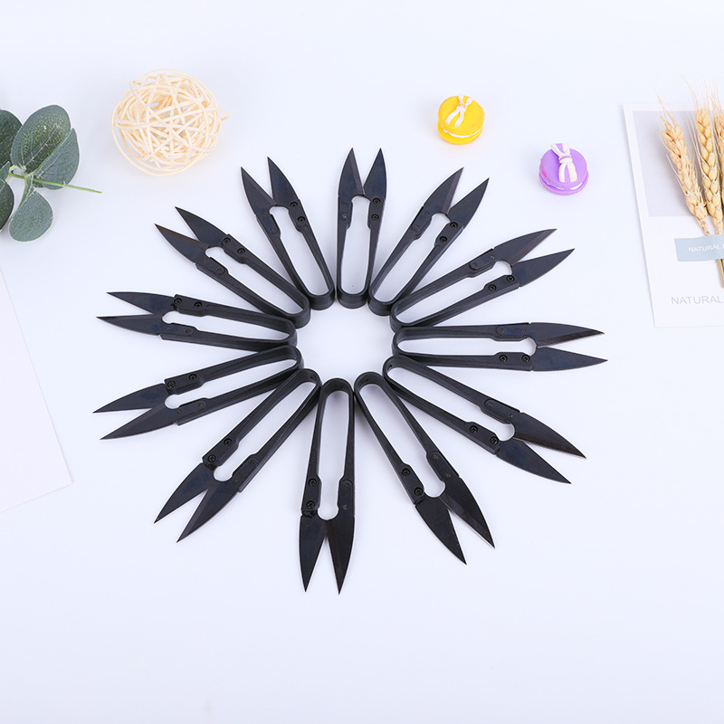Wholesale high-carbon steel black plastic-handled cross-stitch thread cutters, household tailor small scissors, U-shaped yarn cutters full figure