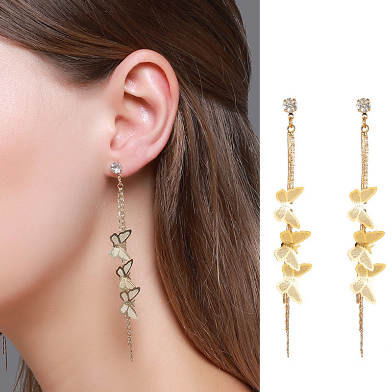 The new Korean version of the earrings features a sweet and elegant style. The long three-tassel earrings are simple and versatile, and the butterfly earrings are a perfect match full figure