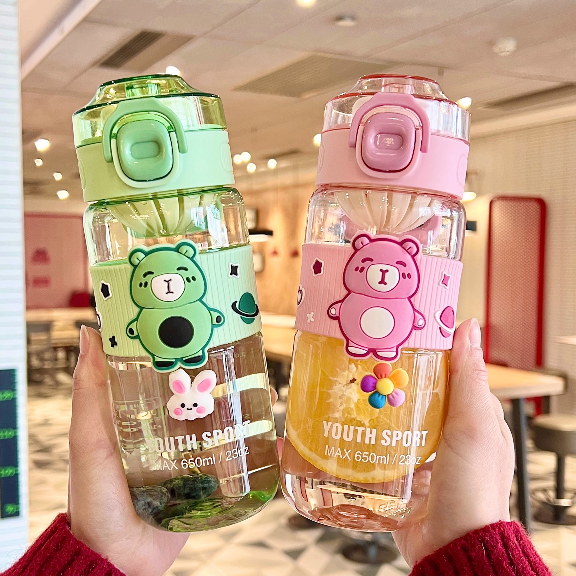2025 New model water cup, a portable plastic tea cup for school use with tea and water separation, suitable for boys, girls and children's sports full figure