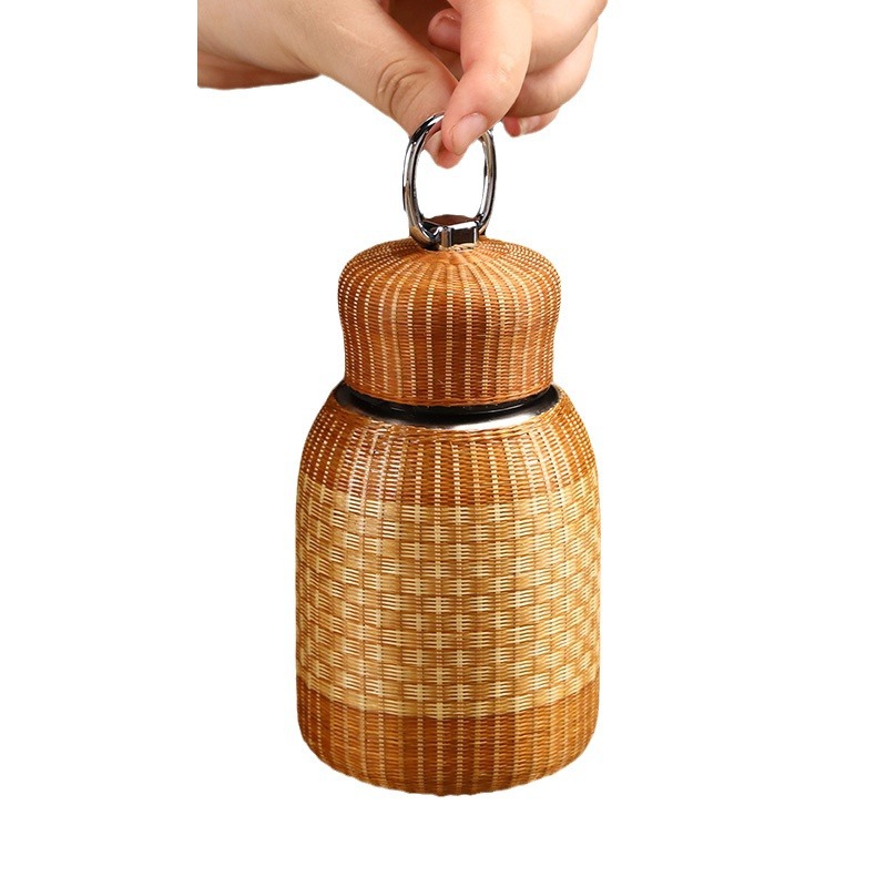 Bamboo-woven insulated cups, water cups, Chinese hot water kettles, old-fashioned and retro small water bottles, tea cups, high-end travel portable cups Item Picture