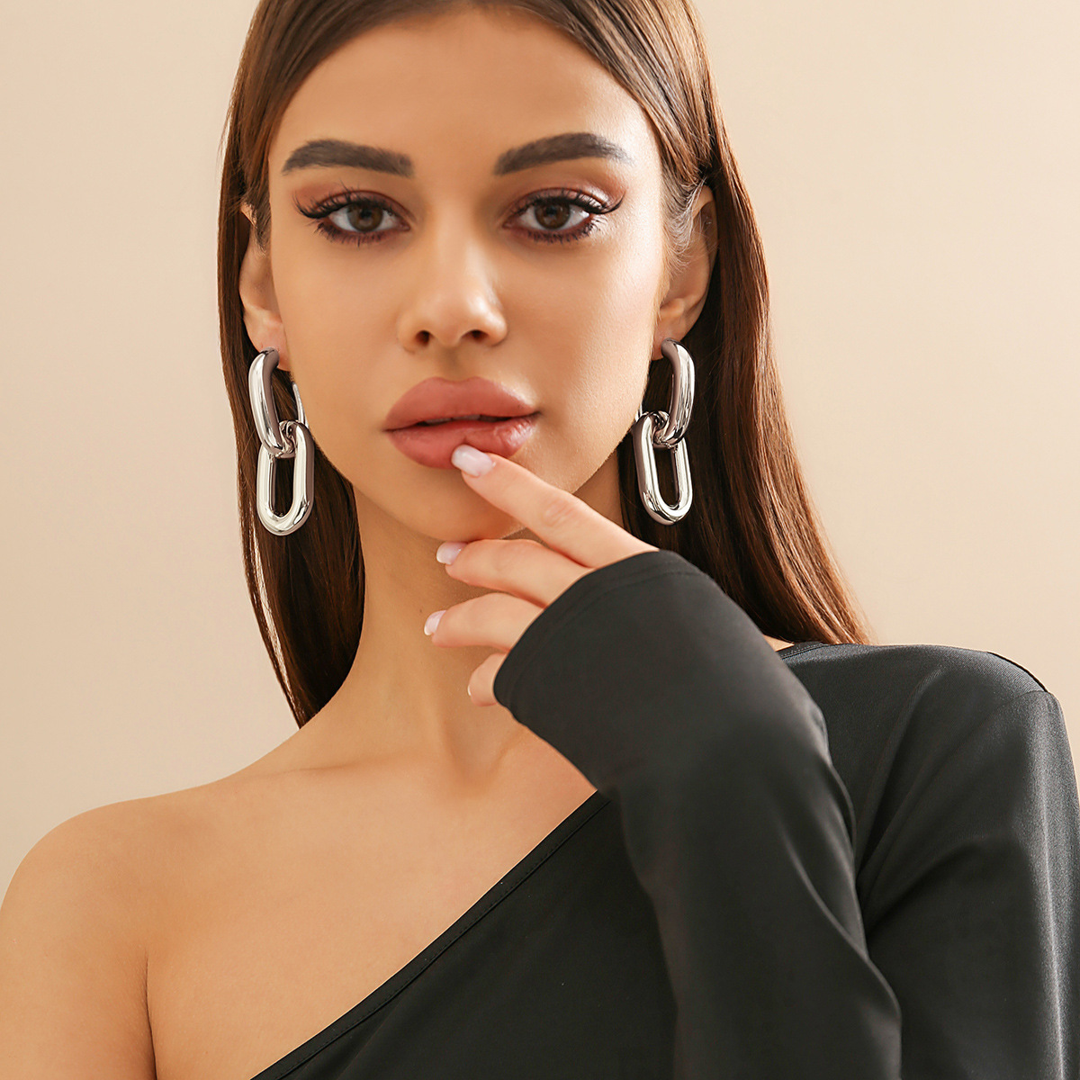 European and American cross-border accessories, fashionable commuting geometric metal ring teardrop stud earrings, personalized and simple chain earrings for women Specification drawing