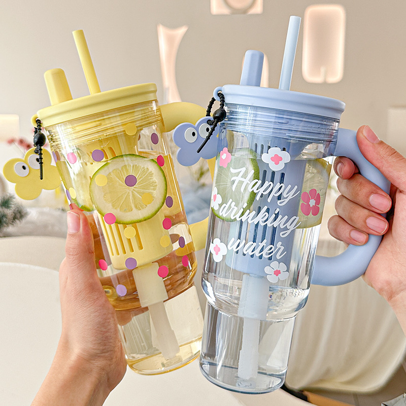 Summer new high appearance level straw cup, cute and portable large-capacity milk tea cup, outdoor car handle ice cup details Picture