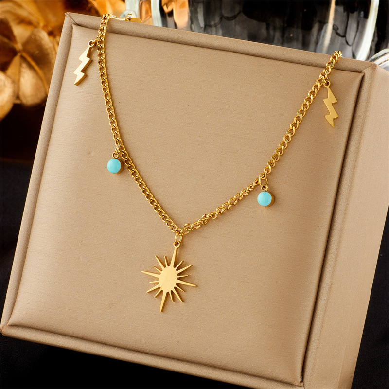 A new European and American fashion cross-border smooth lightning octagonal star turquoise pendant chain titanium steel style versatile necklace full figure