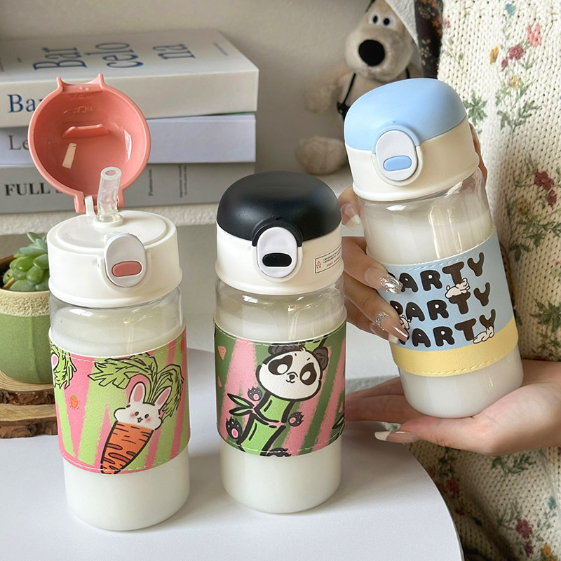 New minimalist and fresh plastic cup for girls, heat-resistant and direct drinking, summer cute, sporty, portable and pop-up lid water cup full figure