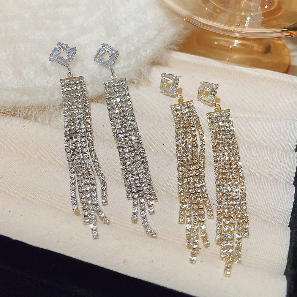 Fashionable and versatile super flash Zircon geometric tassel earrings, Korean-style high-end, exquisite and elegant, slimming and face-enhancing earrings wholesale details Picture