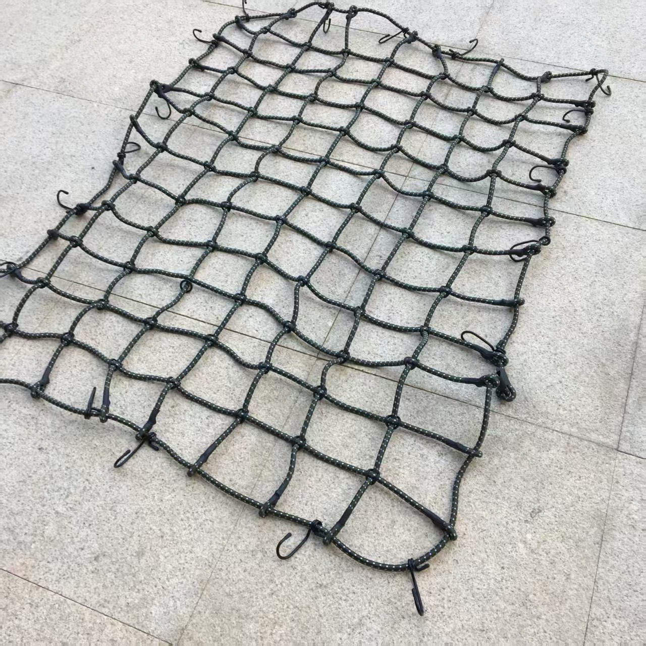 该款产品是A3-黑色 ，140*100cm  9MM粗钢钩，汽车行李网，手提拉链袋  包装，方便便捷。其他型号请联系