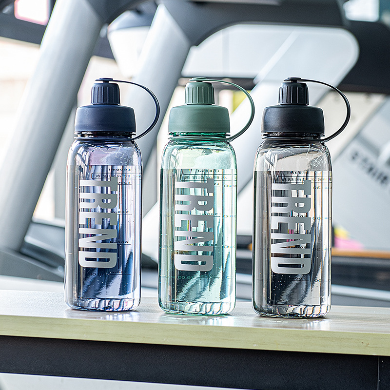 New student water cup, large-capacity plastic cup, fitness and exercise water bottle, portable water bottle, simple and portable, casual cup full figure