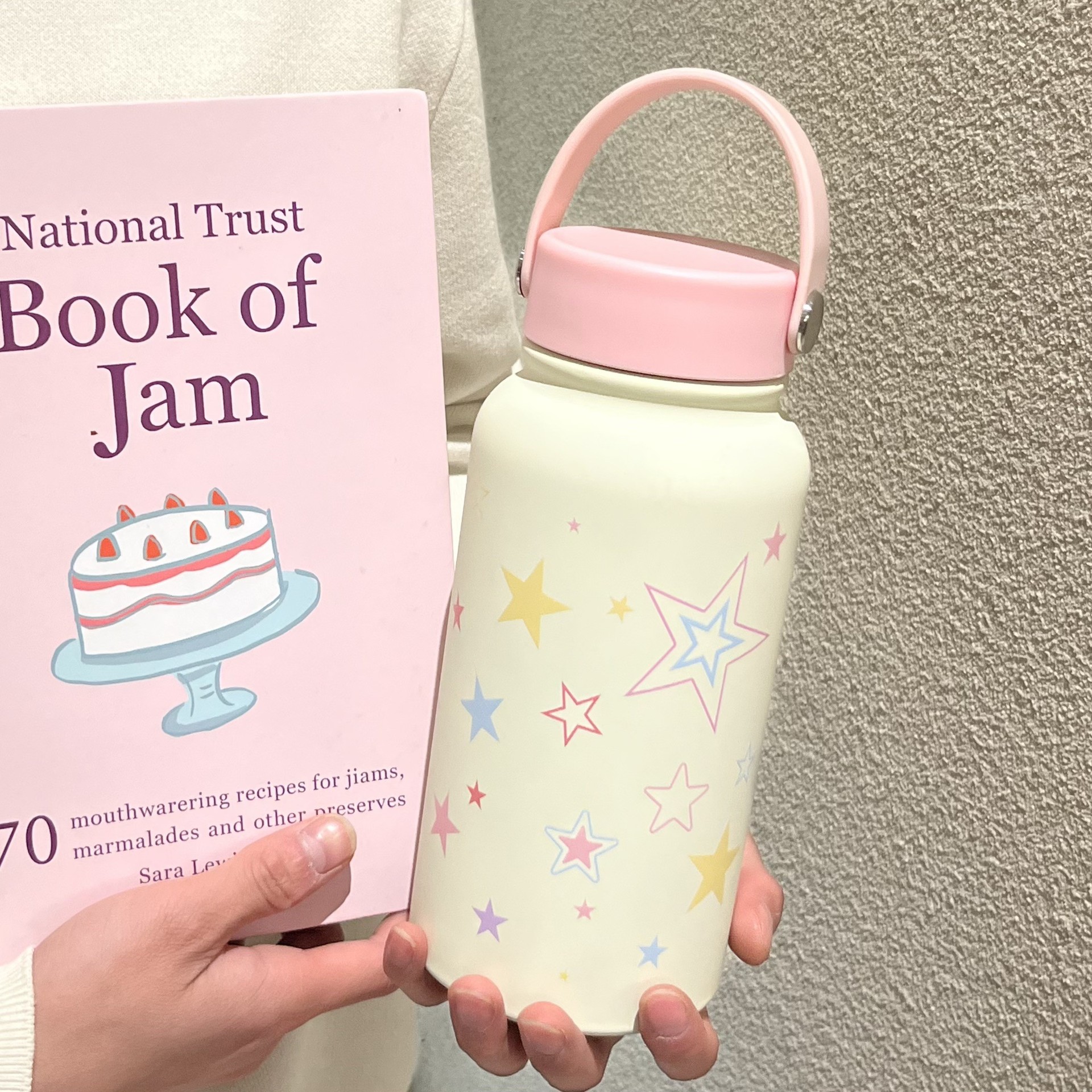New 2025 large-capacity summer water cup with high appearance level, portable and simple outdoor student water cup, cute insulated cup full figure