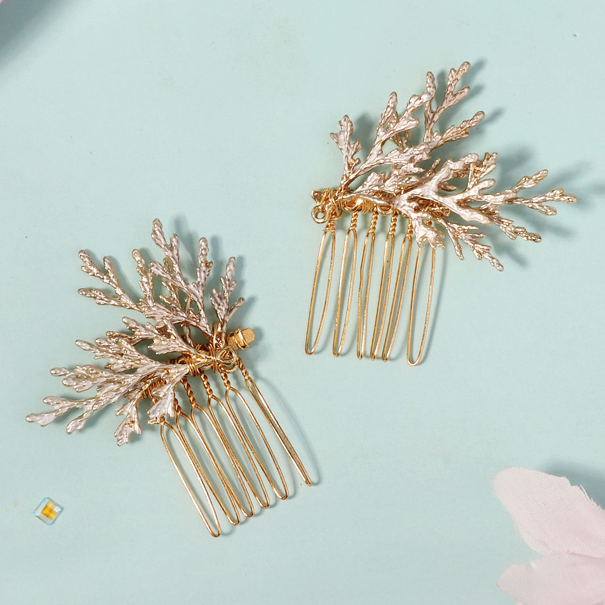 New European and American bride hair comb handcrafted headwear, golden pine branch insert comb, beautiful and versatile Christmas hair accessory, alloy hair comb Specification drawing