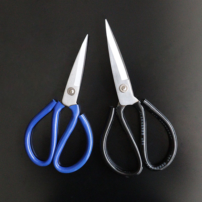 Kitchen Knife King scissors, black plastic handle carbon steel anti-rust scissors, pointed tip tailor paper-cutting box scissors, household and industrial scissors details Picture