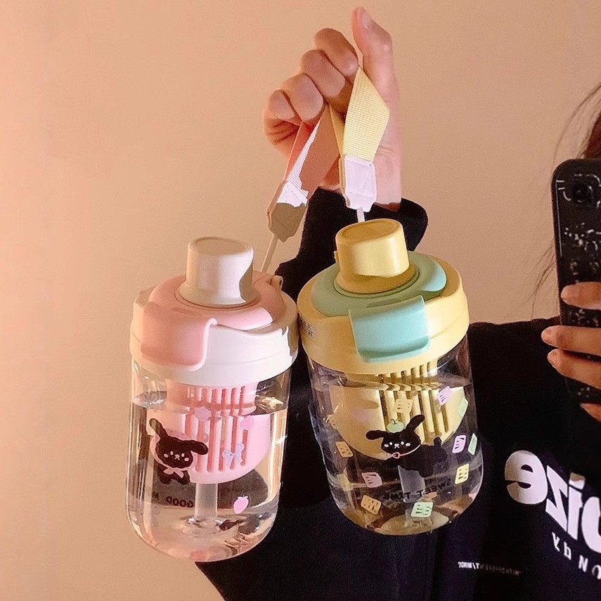 Girls' double-drinking plastic cup, cartoon cute straw cup, portable high appearance level student water cup, rotating straw mouth water cup Application Scenario