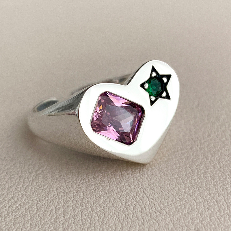 goodluck Ring: A fashionable, individualistic, cool and stylish zircon heart-shaped food ring with a sense of design Application Scenario