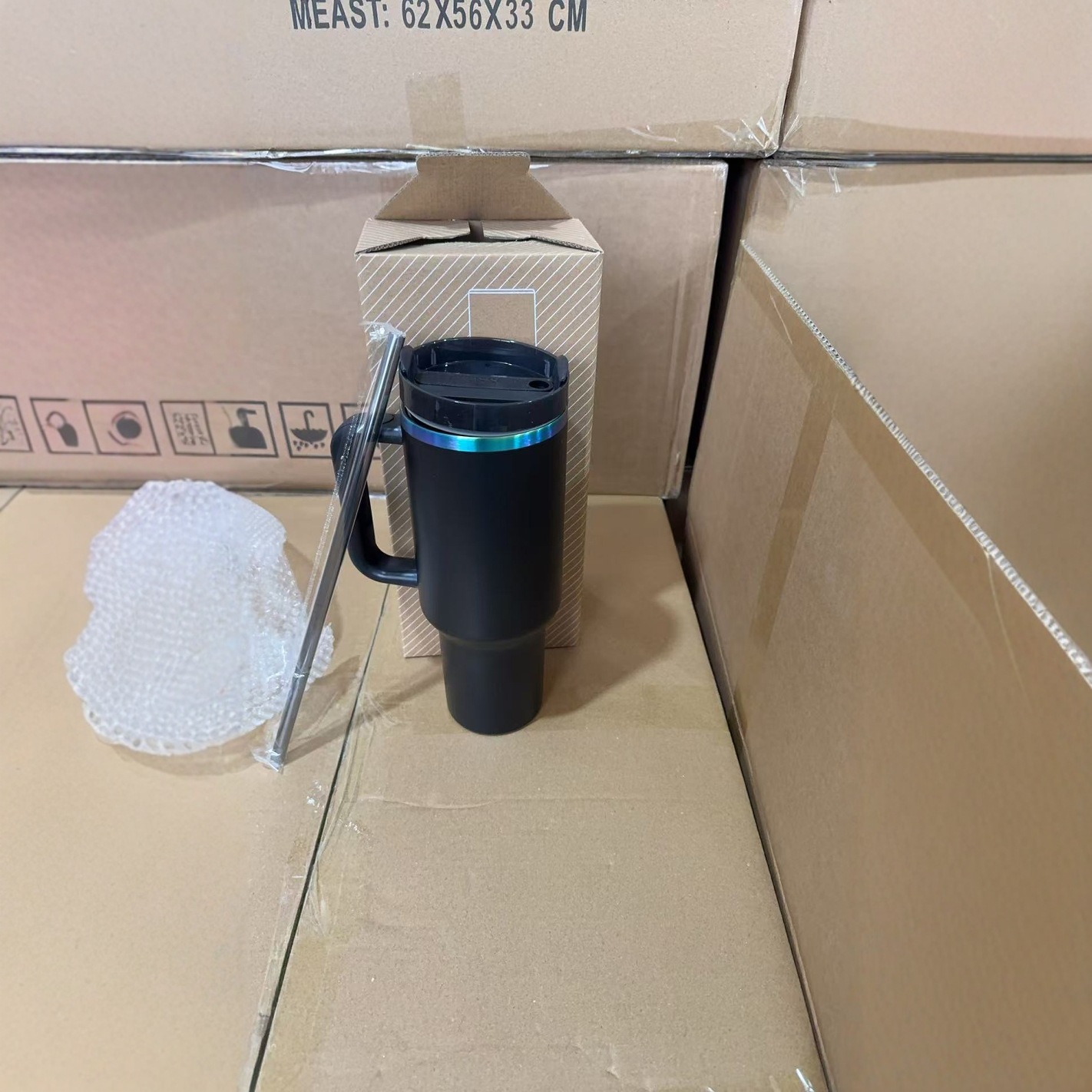 Cross-border Amazon ebay foreign trade second-generation 40oz stainless steel insulated cup, Danli car cup Application Scenario