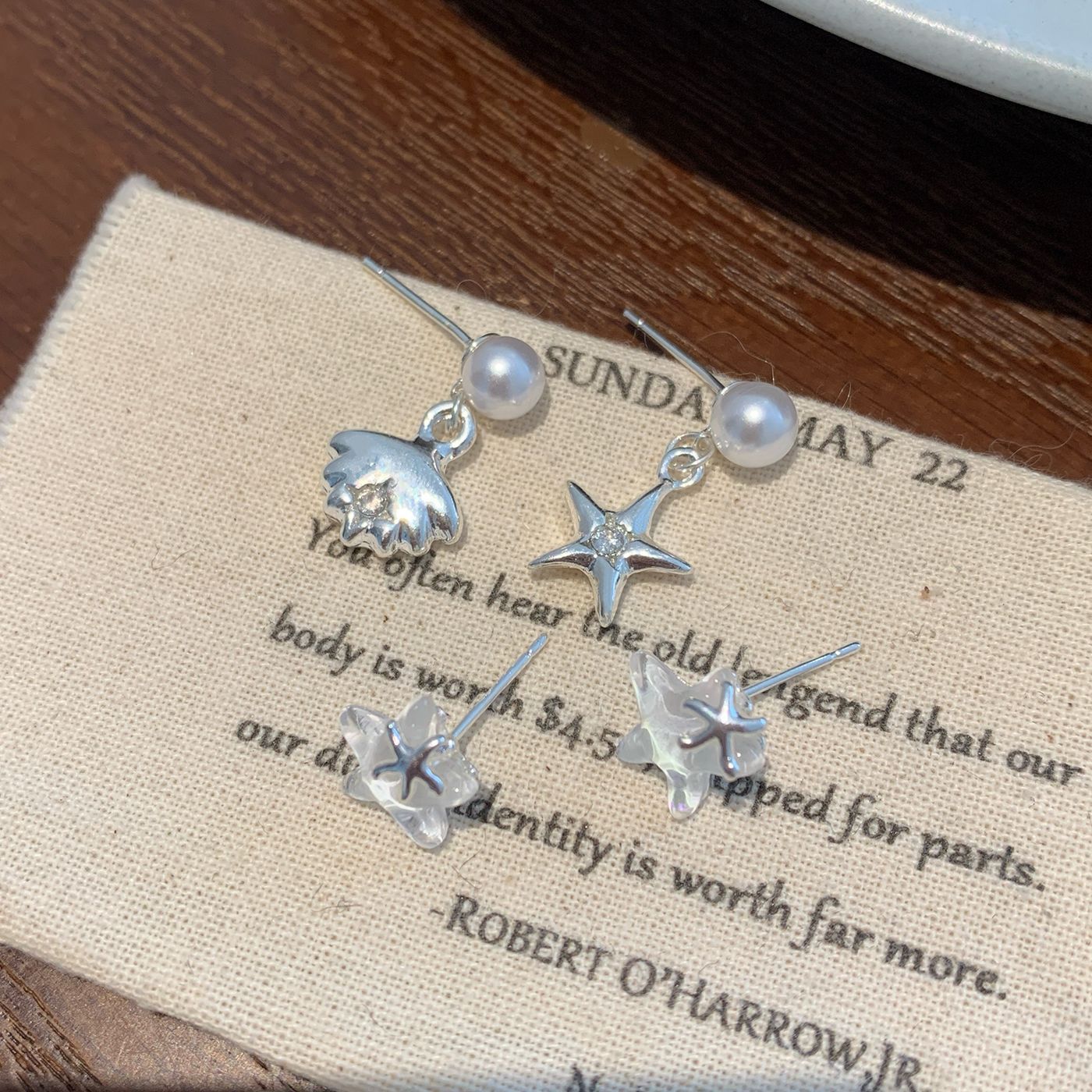 New ocean-themed gradient starfish shell earring set for women, silver needle, clear and fresh, shining and exquisite earrings Application Scenario