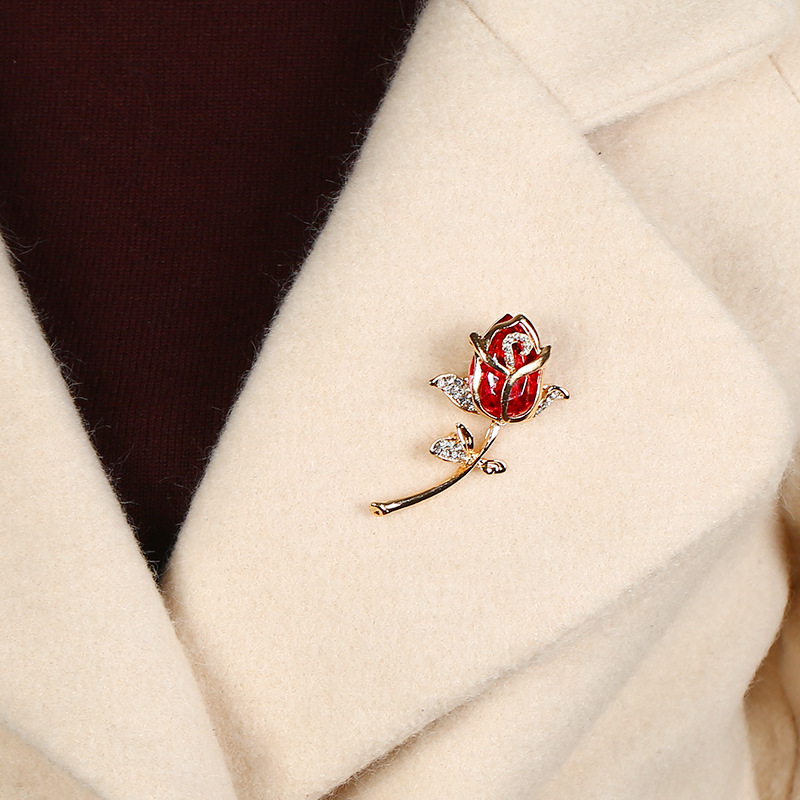 Korean-style fashionable, elegant and luxurious diamond-encrusted rose crystal brooch, a versatile brooch accessory for cross-border use in Europe and America Specification drawing