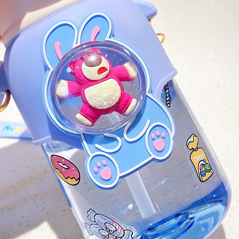 New children's plastic water cup for students to use at the beginning of the school year. Summer girls' cute slanted shoulder strap strawberry bear straw cup Specification drawing