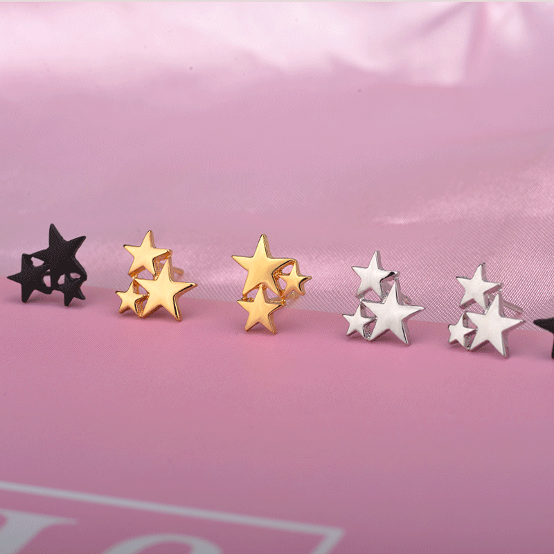 The new Korean version geometric stud earrings are creative, versatile, cute and sweet. The five-pointed star earrings are fashionable alloy earrings and women's accessories Application Scenario