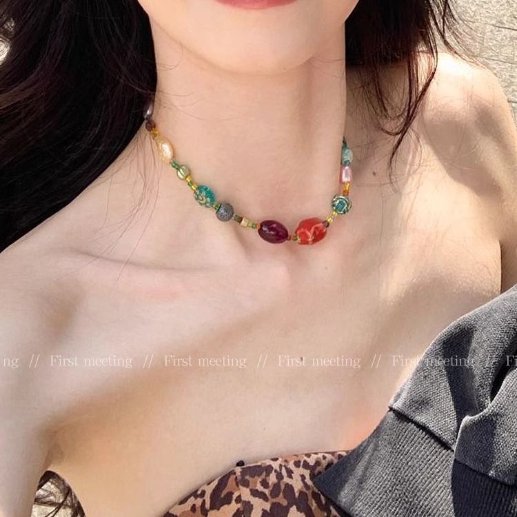 Wholesale of InS-style pearl necklaces with a light luxury, niche and high-end feel for women, sweet and cool collarbone chains, and heart-shaped pendants for hot girls Application Scenario
