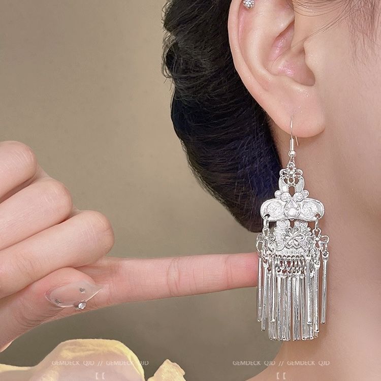Ethnic-style Miao silver ear rings, retro exotic niche design, long tassel earrings, Chinese-style new Chinese-style earrings for women details Picture