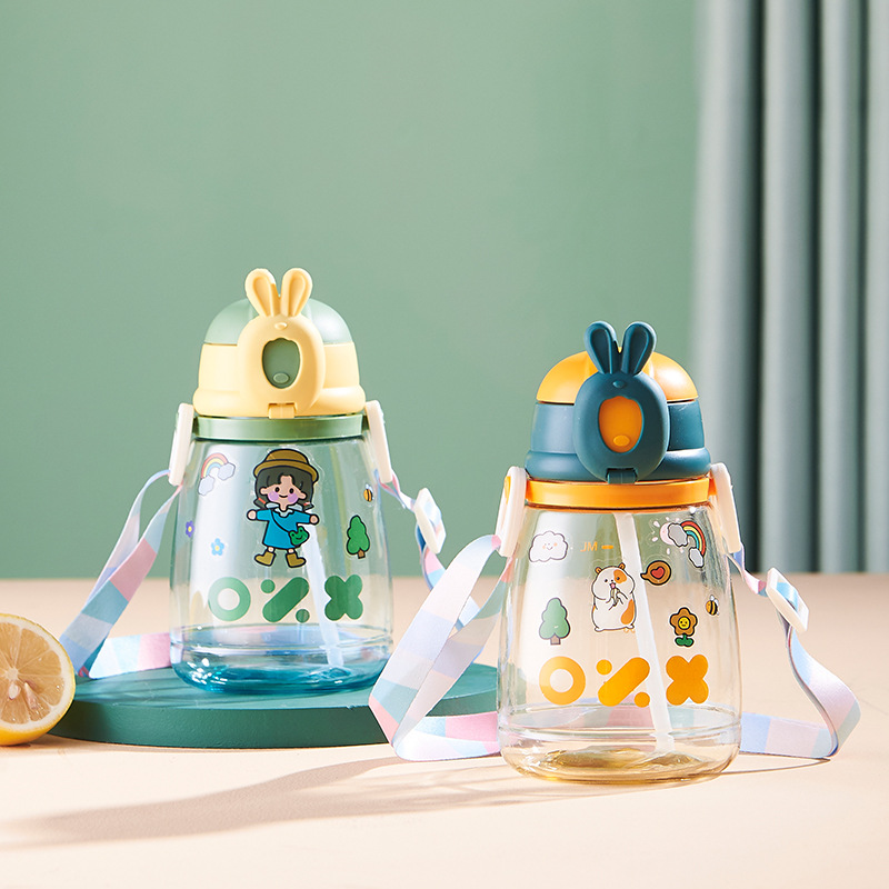 Cute water cup with straw, large-capacity portable outdoor plastic cup, student space cup, cartoon pattern slanted cross cup details Picture
