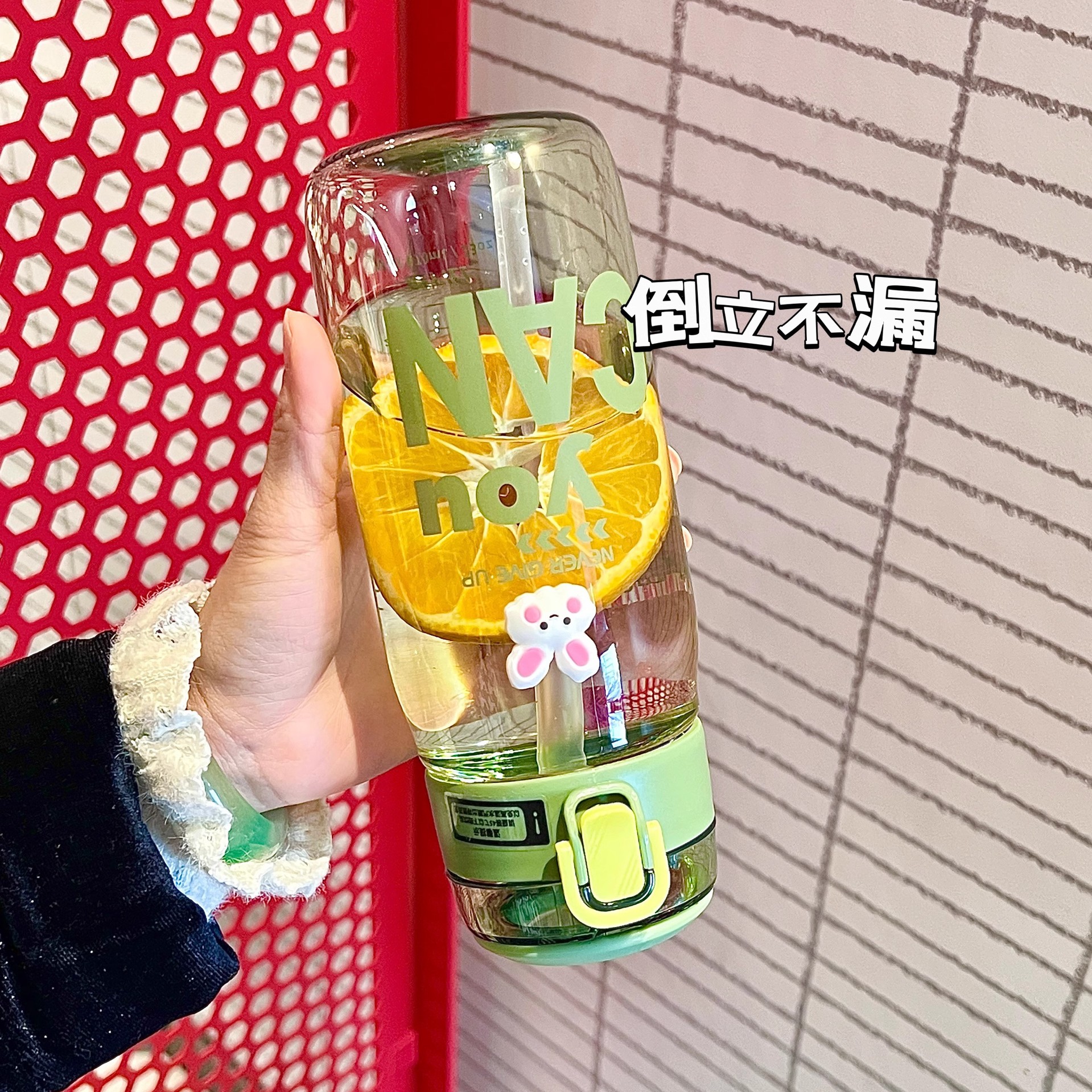Adult straw water cup, large-capacity water bottle, portable summer, high appearance level, student plastic cup with scale, new style for women Application Scenario