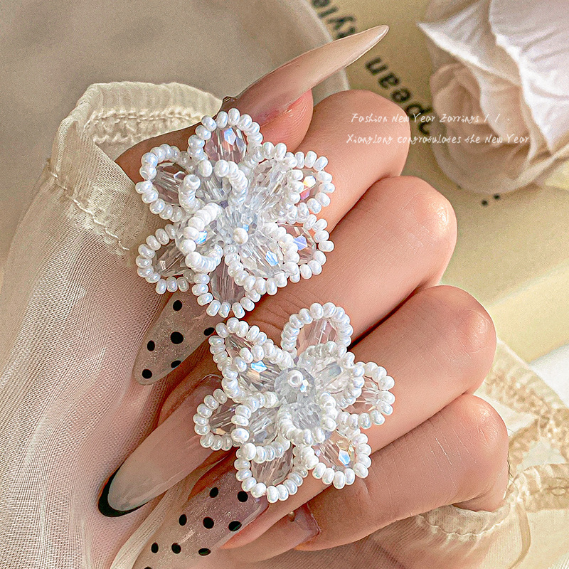Super Fairy crystal pearl flower Stud earrings for women, 2024 new style of niche high-end earrings, light luxury and simple style earrings Specification drawing