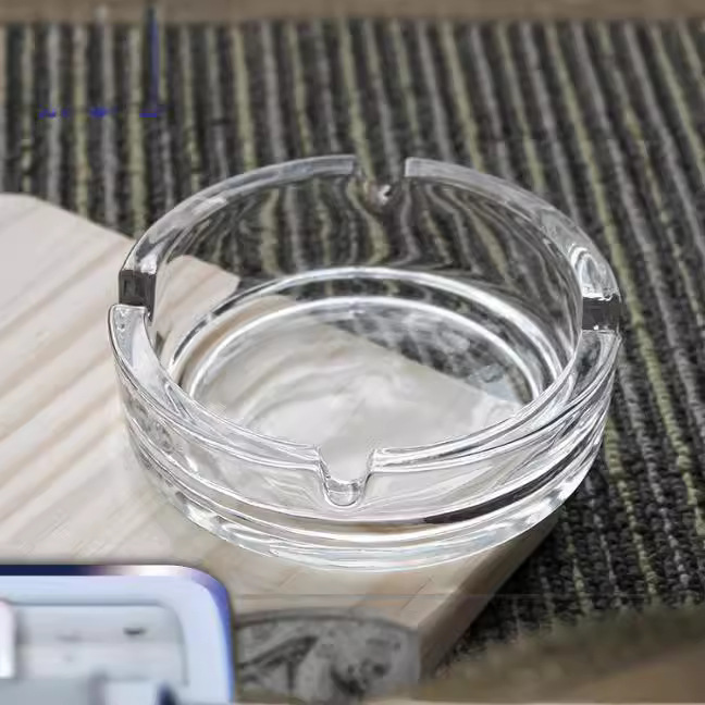 Transparent round glass ashtrays for hotels, KTVS and bars, promotional gifts full figure