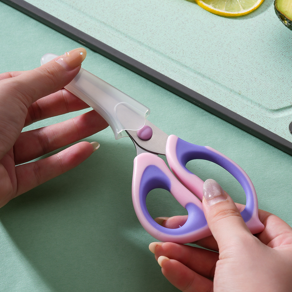 Portable baby food scissors for cutting vegetables and fruits, stainless steel household anti-slip fruit knife multi-purpose set Application Scenario
