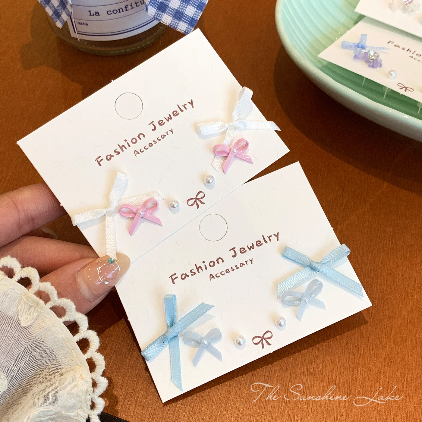 Spring vacation style fabric bow earrings, a niche design sense, sweet and fresh for girls, a versatile earring set for students full figure