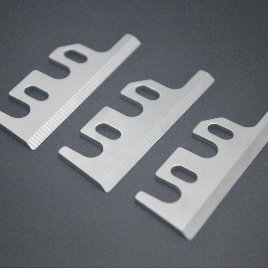 The manufacturer supplies stainless steel ice crusher blades, kitchen meat grinder blades, and custom-made blade accessories details Picture