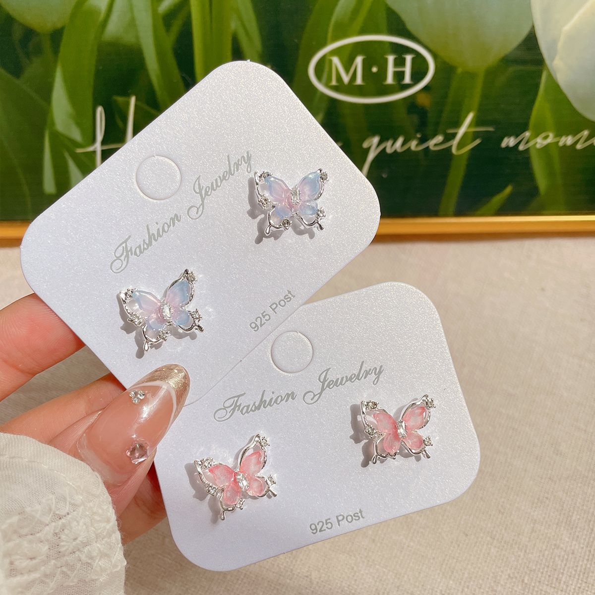 Summer dreamy gradient blue and purple butterfly stud earrings, women's silver needle, niche gentle, hollowed-out three-dimensional sweet ins style earrings Application Scenario