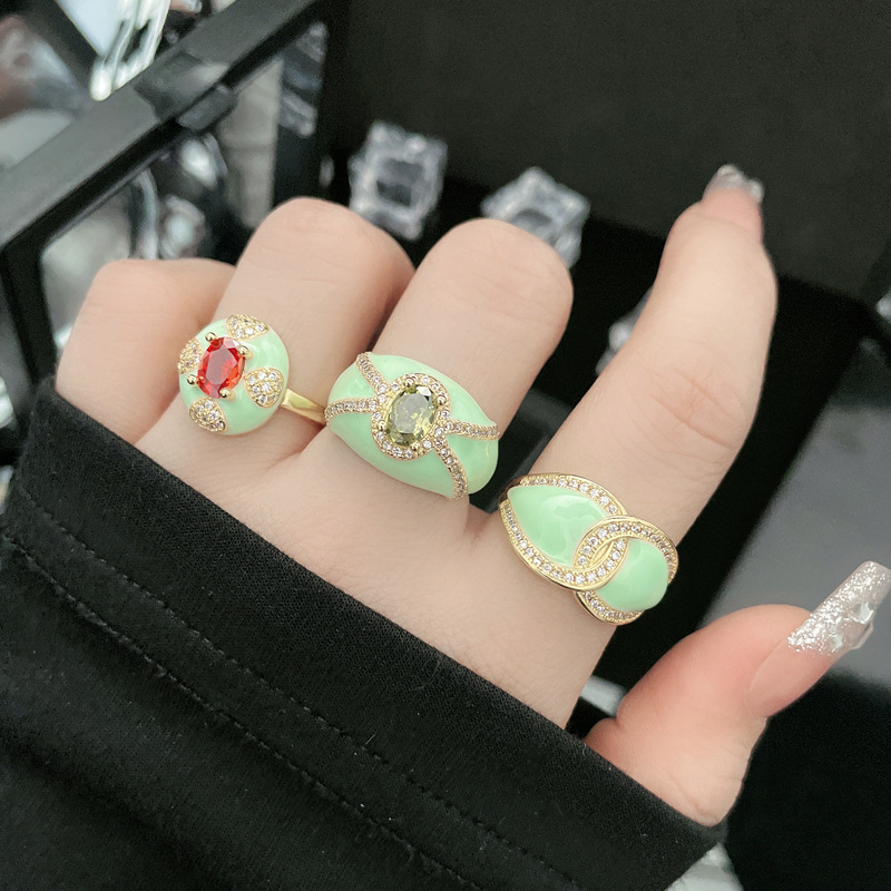 The new Mambo style mint green and gold open-top ring is a fashionable and niche design for women, exuding a sense of high-end luxury and a touch of light elegance details Picture