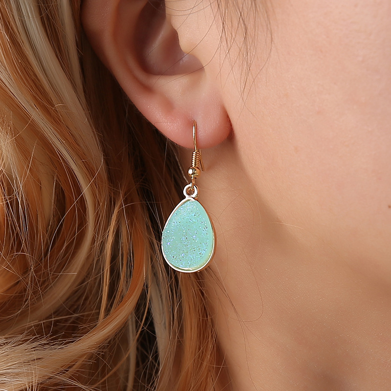 WISH Hot-selling colorful teardrop earrings, women's unique and elegant creative designs, small teardrop stud earrings wholesale full figure