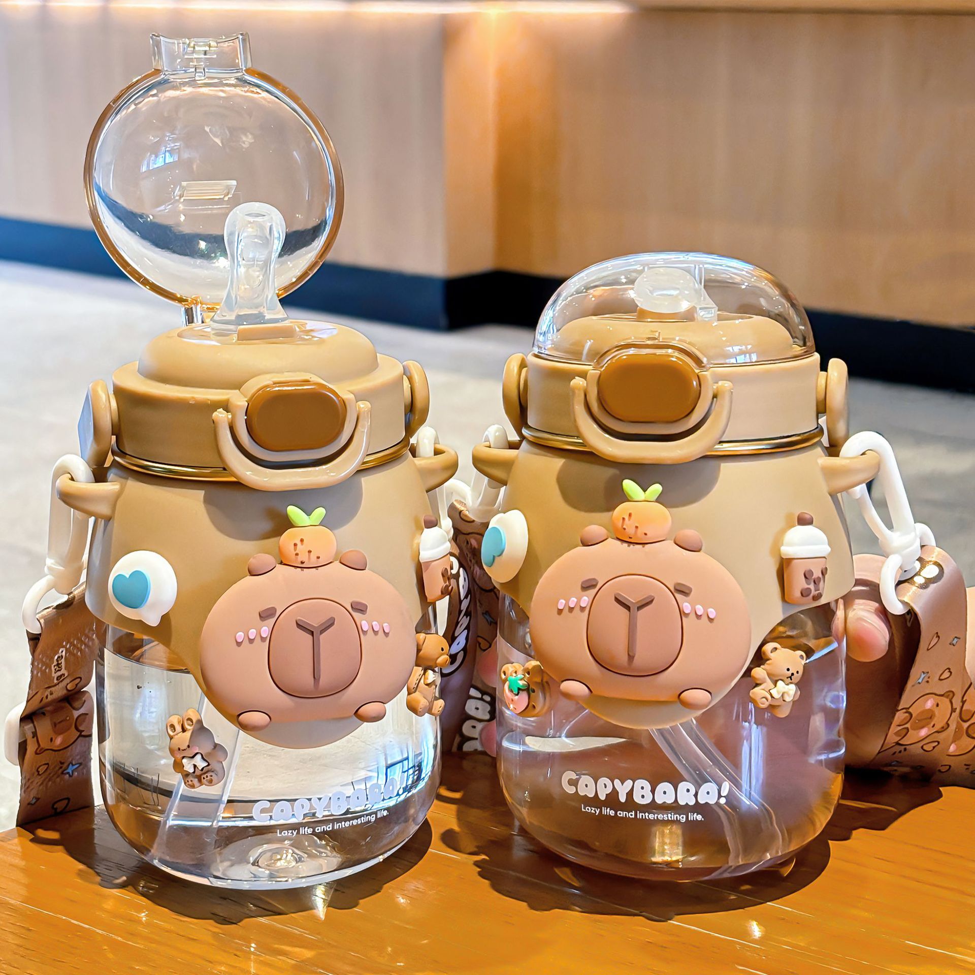 Kapibala water cup, large capacity, high appearance level, large-belted cup, girls' straw cup, cute and convenient, plastic cup for going out Application Scenario