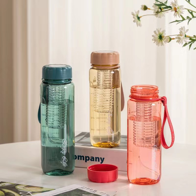 Summer water cup: Simple plastic cup with lid, high appearance level, suitable for both men and women to make tea, heat-resistant and anti-scald cup Application Scenario